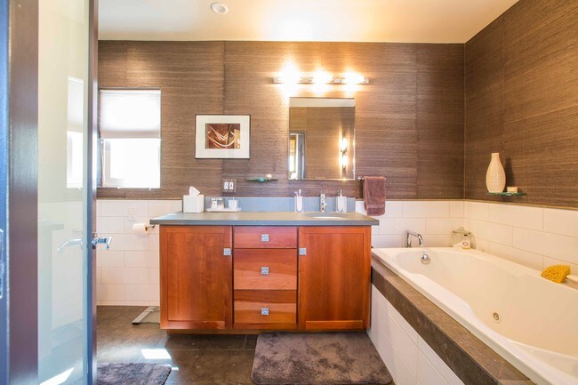 Building Photo - 16763 Morrison St