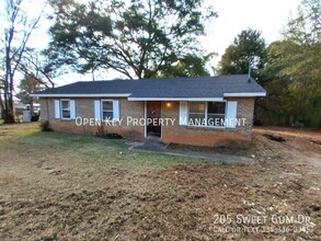 Building Photo - 205 Sweet Gum Dr