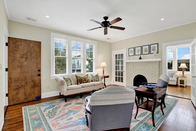 Livingroom - 309 E 34th St