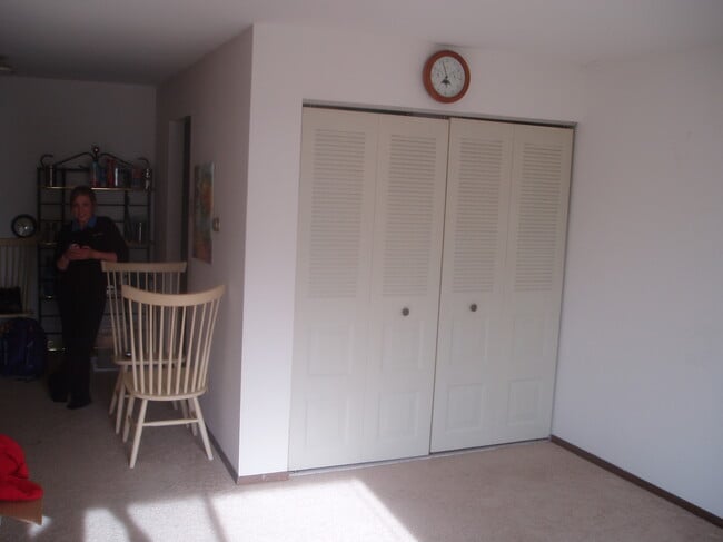 Building Photo - Indrive Apartments