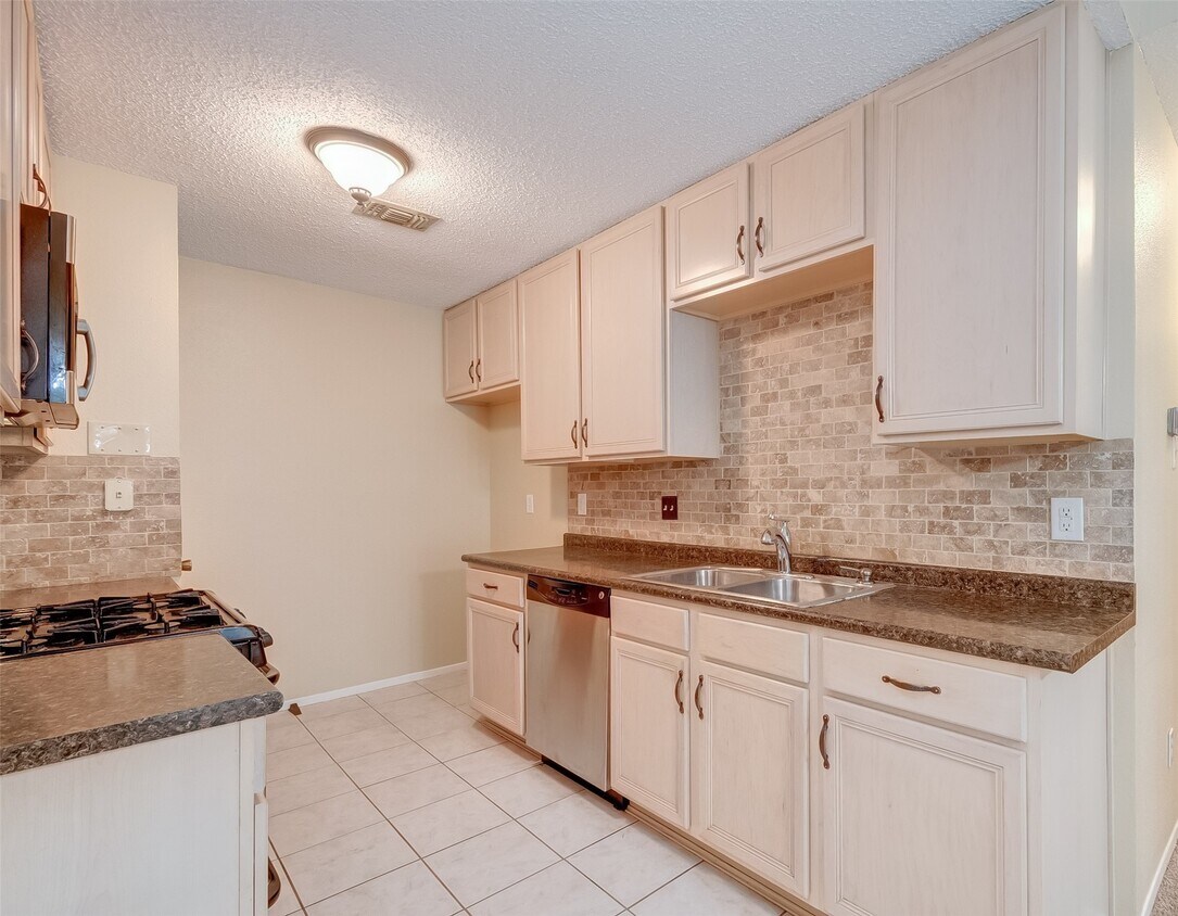 Foto del edificio - 3718 Pintan Ln
