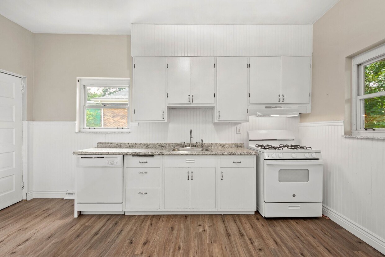 Stunning 3 bed, 2 bath home in Ambridge available August 15! - Stunning 3 bed, 2 bath home in Ambridge available August 15!