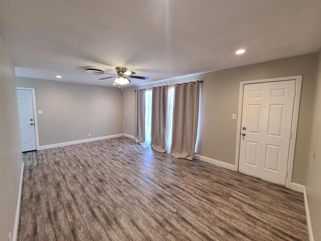 Foto del edificio - 409 E Shandon Ave