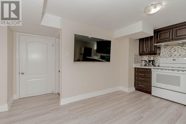 Building Photo - 215 JEFFCOAT Dr