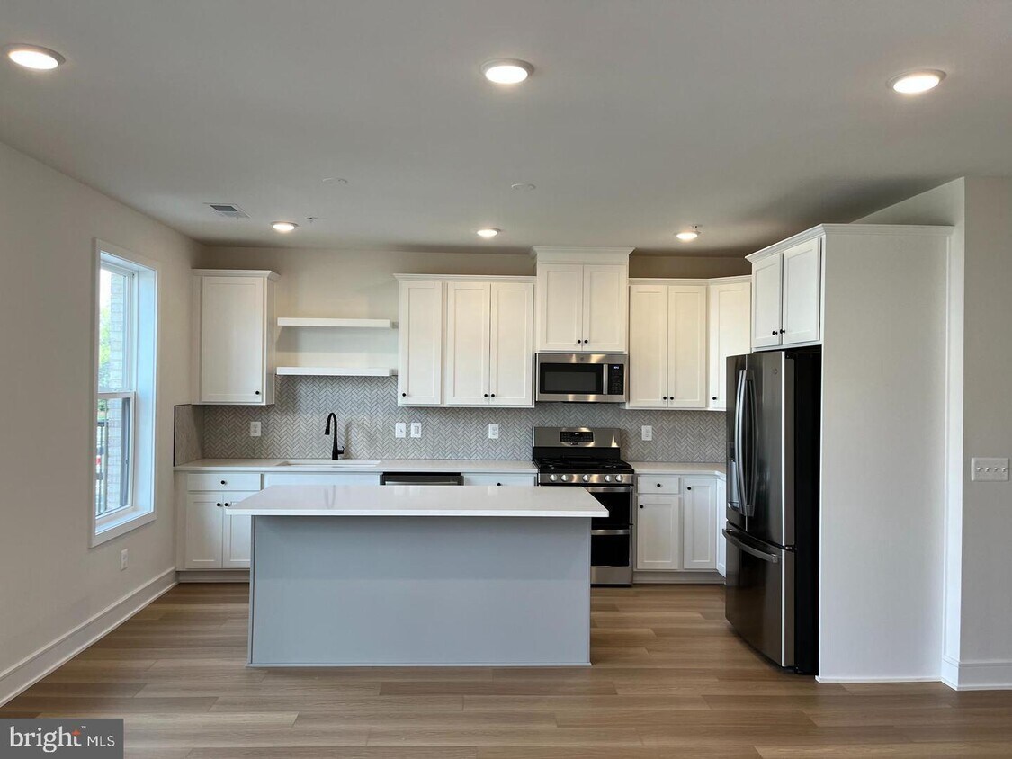 Foto del edificio - 43396 Farringdon Sq