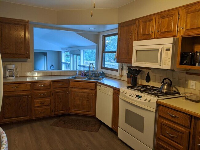 Foto del edificio - 770 Douglas Ave