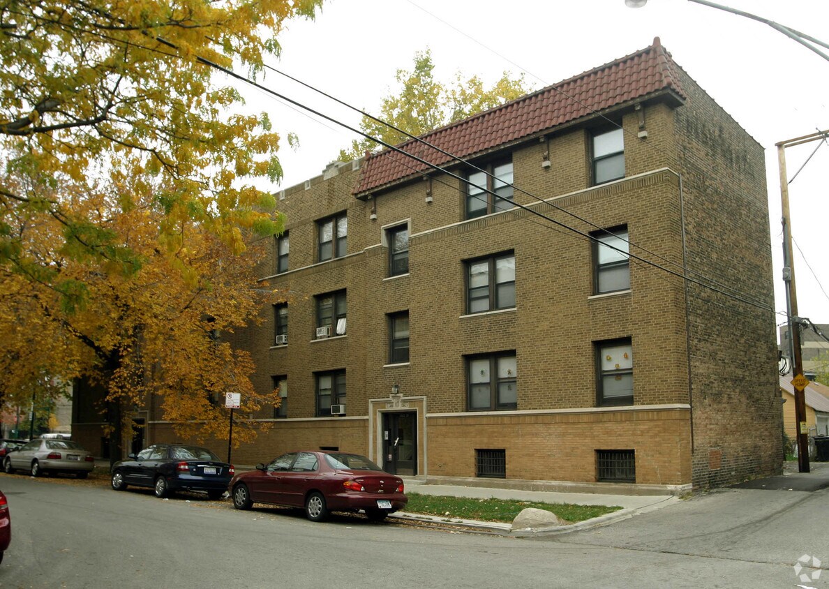 Primary Photo - 3320-3326 W Schubert Ave