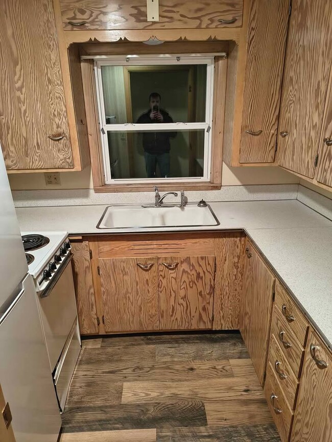 Building Photo - 512 Manitowoc St