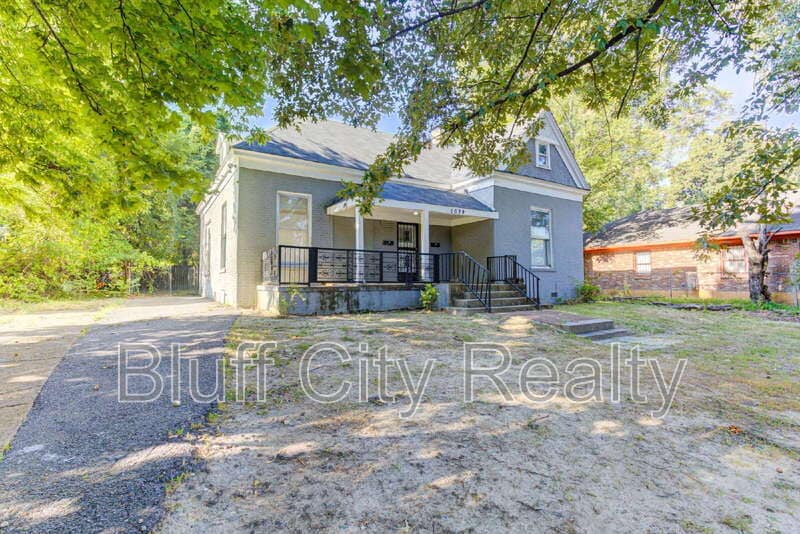Primary Photo - 1639 Southern Ave