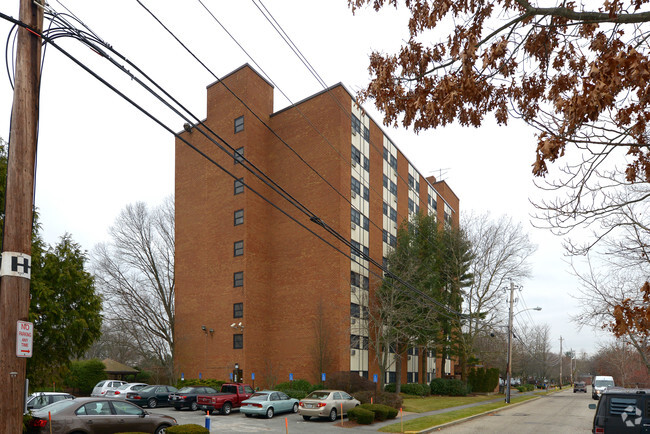 Building Photo - Parkway Tower