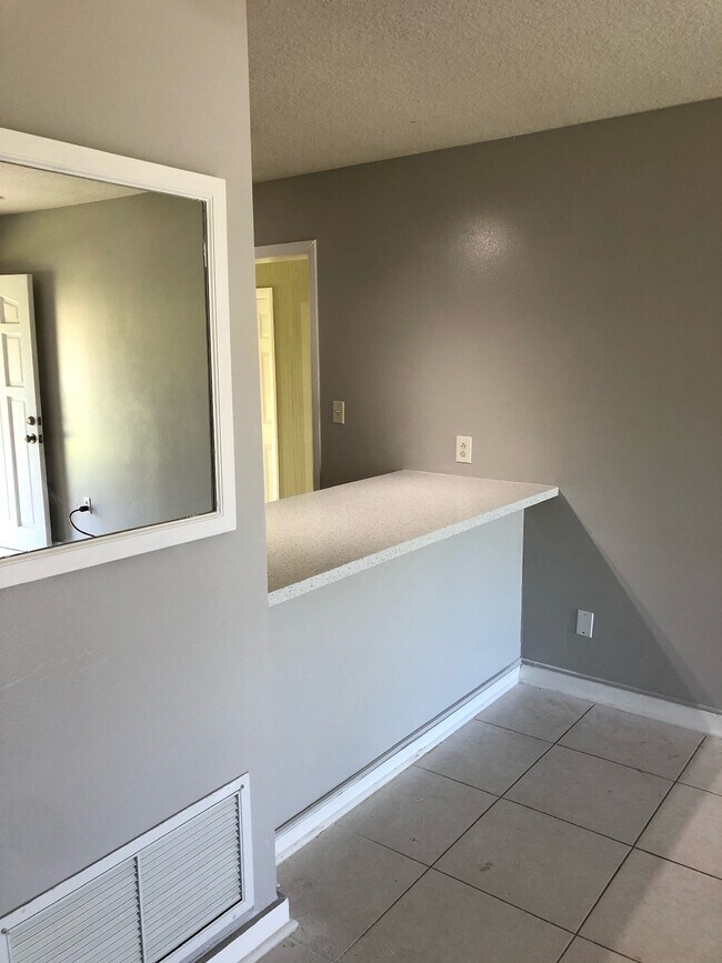 Sala de estar - 902 SW 30th St