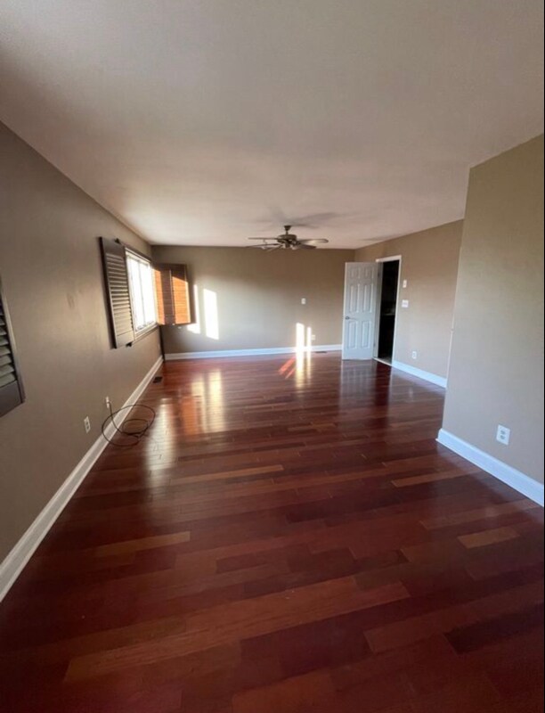 Foto del edificio - 19 Hanover Ct