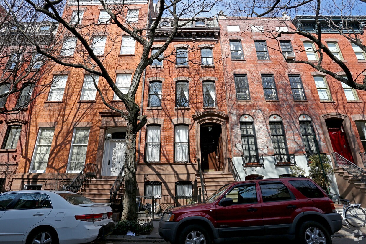 Foto del edificio - 261 W 11th St
