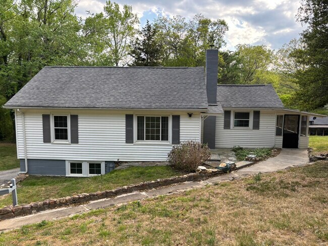 Foto del edificio - 16 Miracle Dr