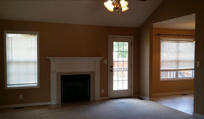 Foto del edificio - 2629 Arthurs Ct