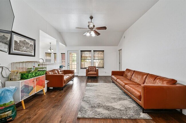 Foto del edificio - 610 Basil Dr