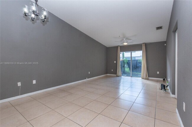 Foto del edificio - 3944 SW 48th Ave