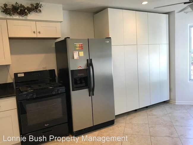 Building Photo - 4 br, 2.5 bath House - 1744 Bernstein Dr