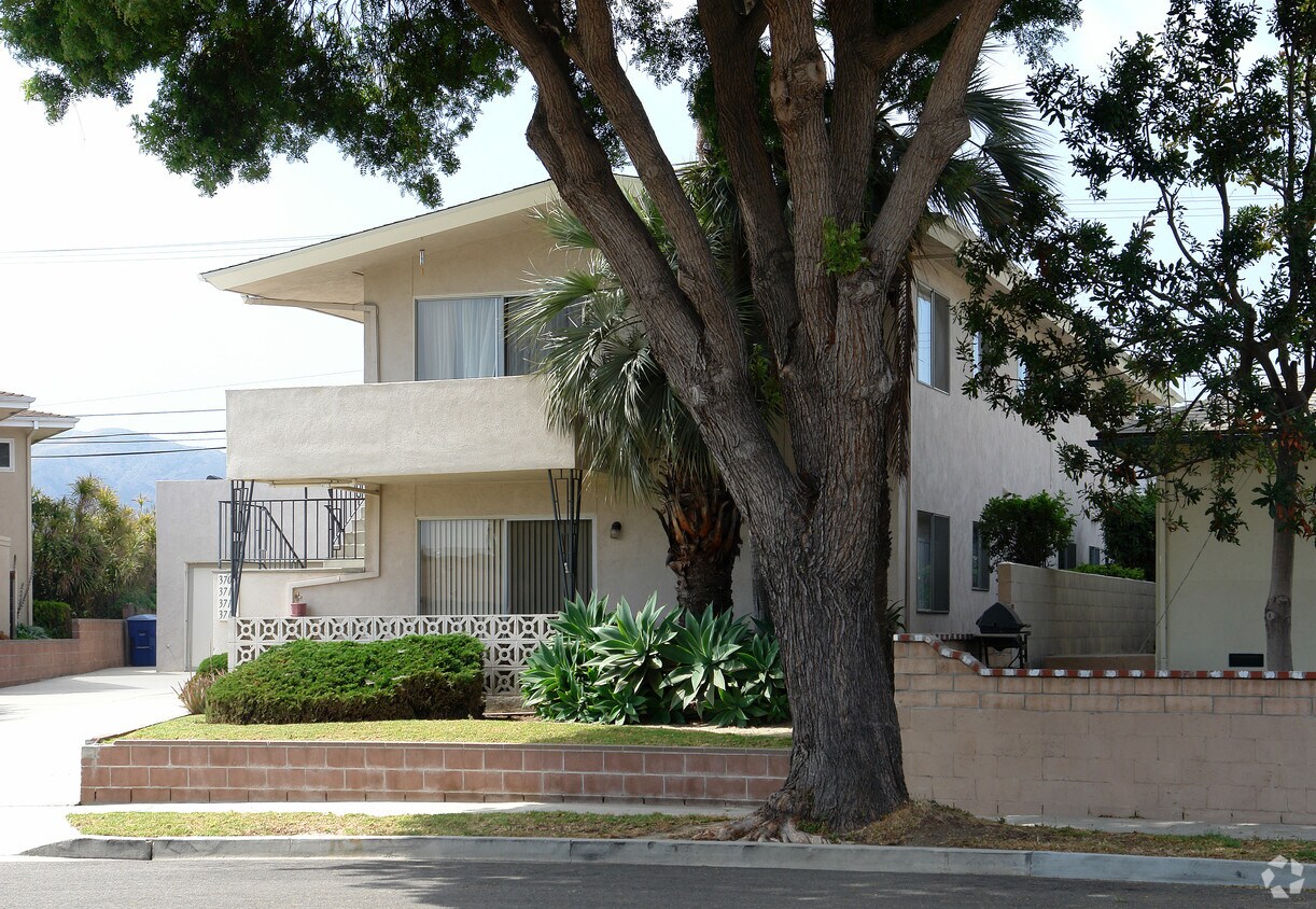 Foto del edificio - 3707-3715 Birch St