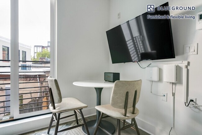 Foto del edificio - 816 Potomac Ave SE