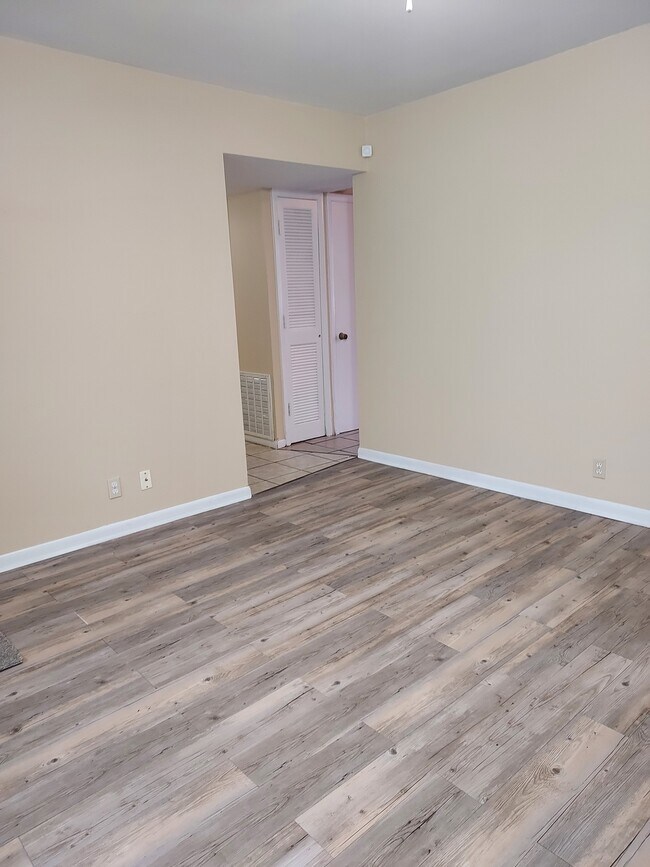 Sala de estar - 5500 Ripple Ln