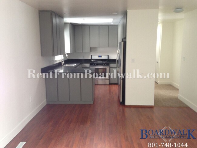 Building Photo - 1660 E 8600 S