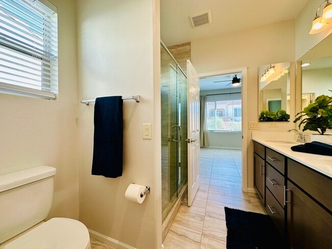 Building Photo - 2 Bedroom + Den Villa in Quail Creek Commu...