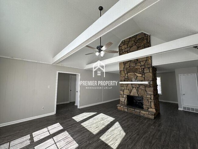 Building Photo - 5694 Elmore Rd