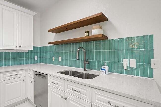 Foto del edificio - 8353 Steamline Cir