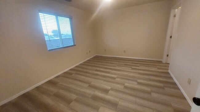 Tercer dormitorio - 1713 Mamie Eisenhower Ave