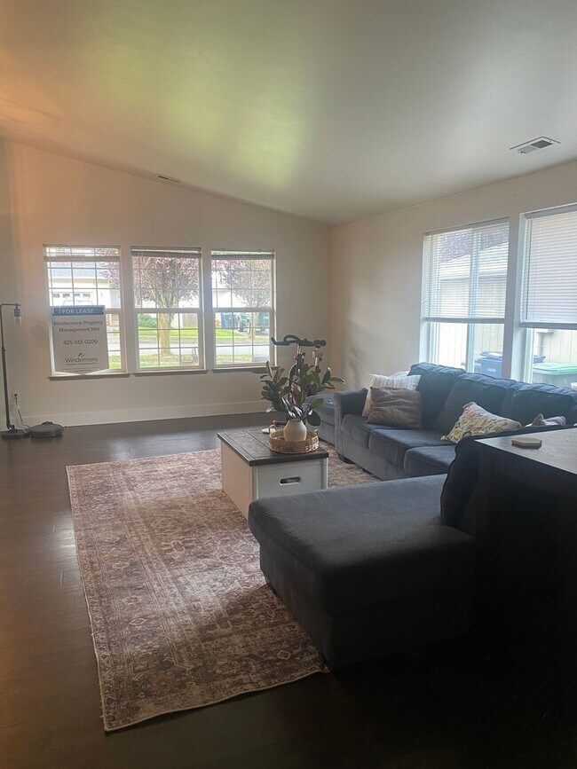Building Photo - 3 bedroom / 2 bath in Marysville