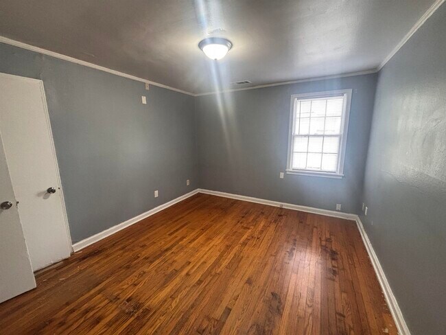 Building Photo - 4390 Zelda Ln