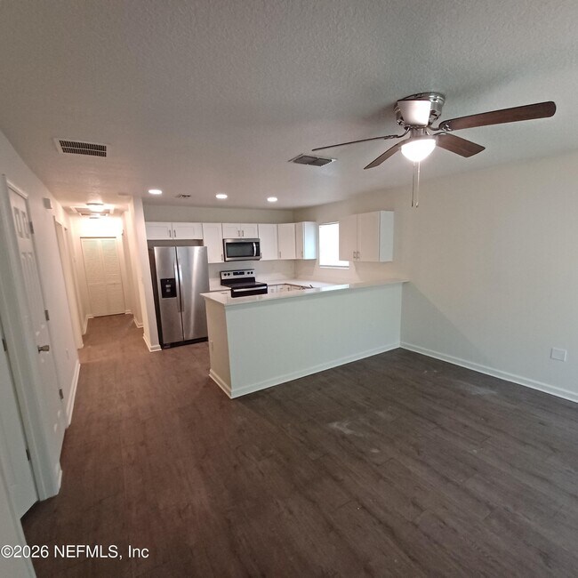 Foto del edificio - 757 W 6th St