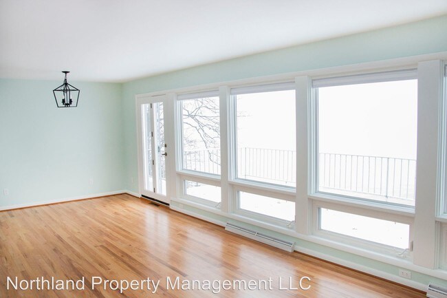 Foto del edificio - 3 br, 1.5 bath House - 7282 East Shore Rd