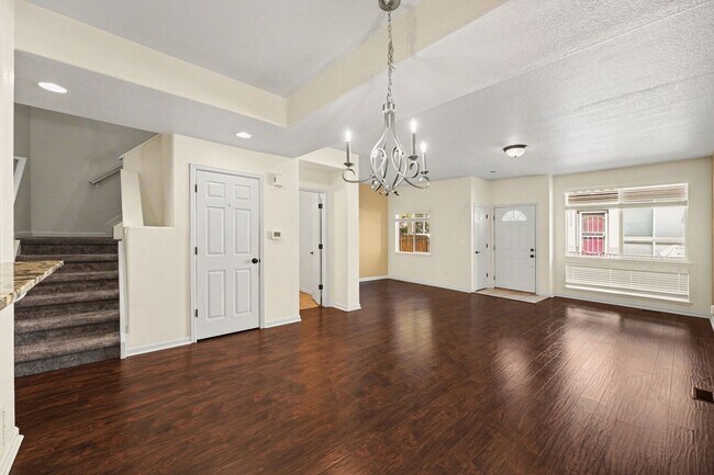 Foto del edificio - Spacious 3 Bed 2.5 Bath in the heart of Aurora!