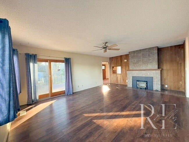 Building Photo - Waterfront Bliss: Stunning Puget Sound Views & Your Own Private Beach!