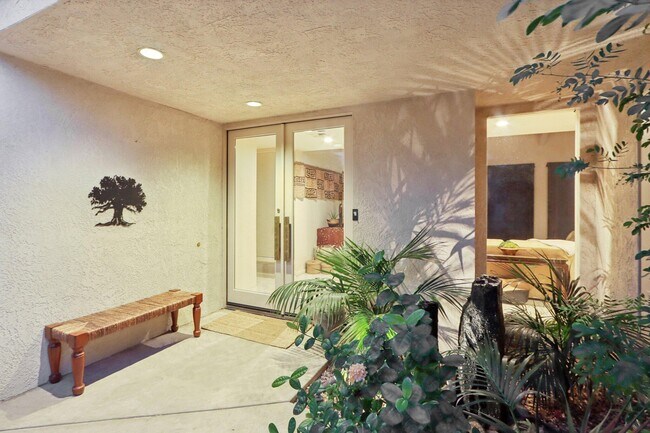 Foto del edificio - 829 Inverness Dr