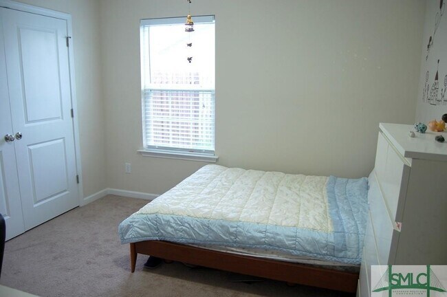 Building Photo - 3 Bedroom/2Bath+Bonus Room & Private Back ...