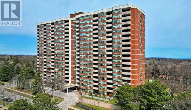 Building Photo - 121-121 Ling Rd