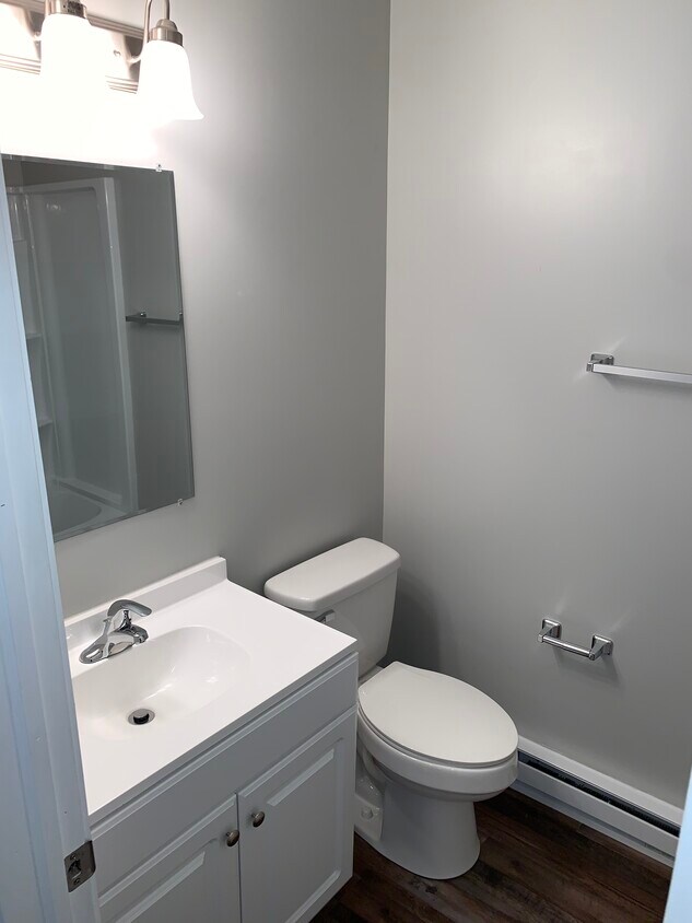 Primary Photo - 212 Bridge St