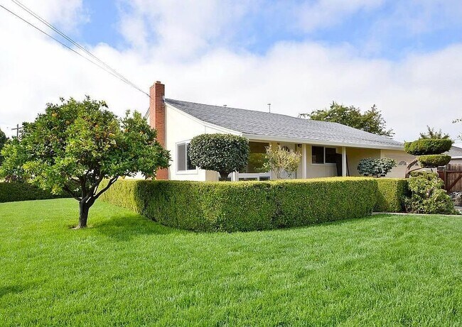 Building Photo - 1514 Sagewood Ave