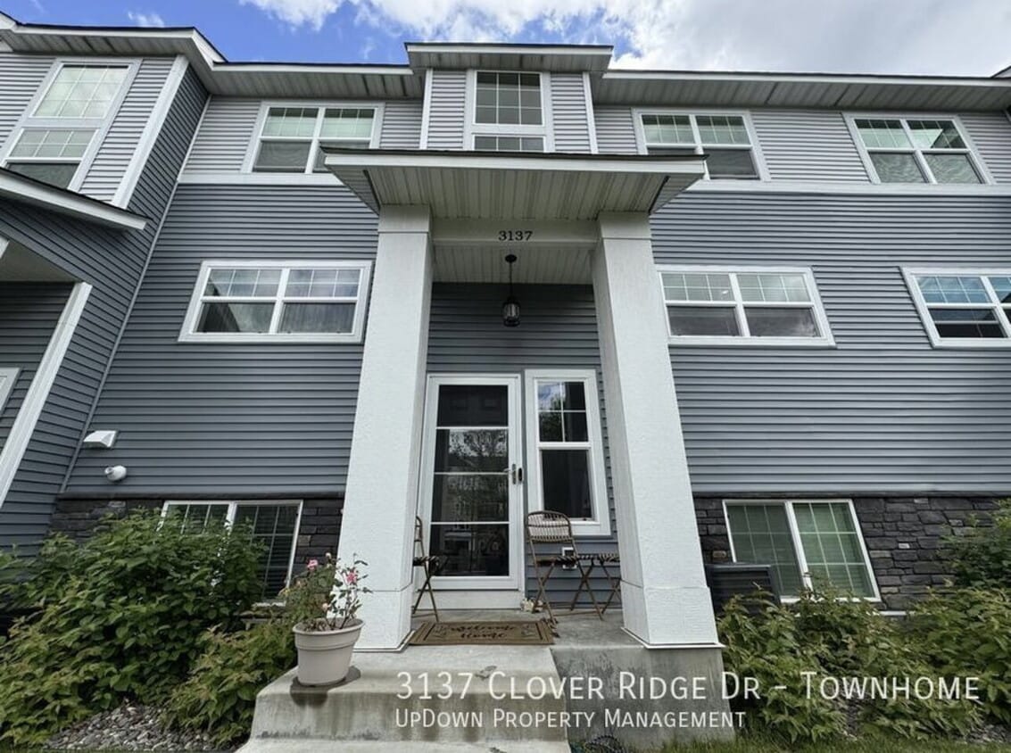 Primary Photo - 3137 Clover Ridge Dr