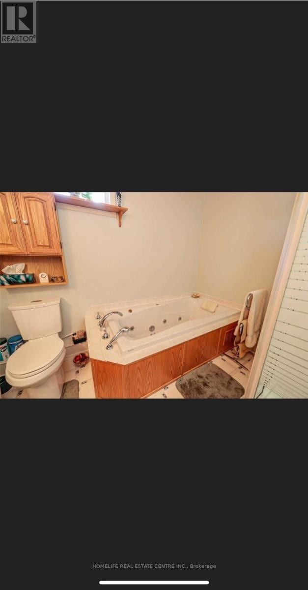 Building Photo - 102 Madoc Dr