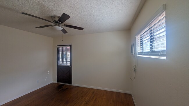 Building Photo - 1618 S Meeker Ave