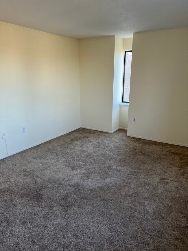 Building Photo - 156 Burgundy Hill Ln