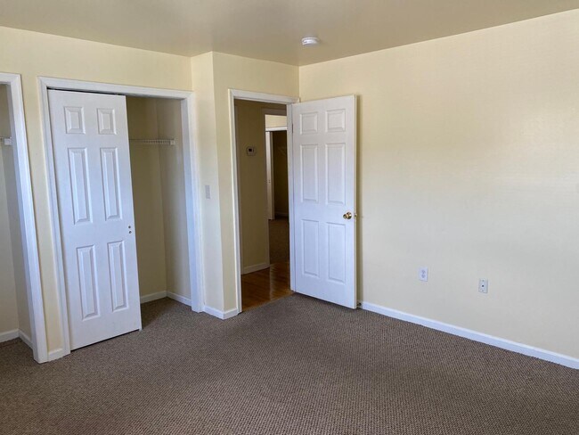 Room 1 - 48 N Whittier St