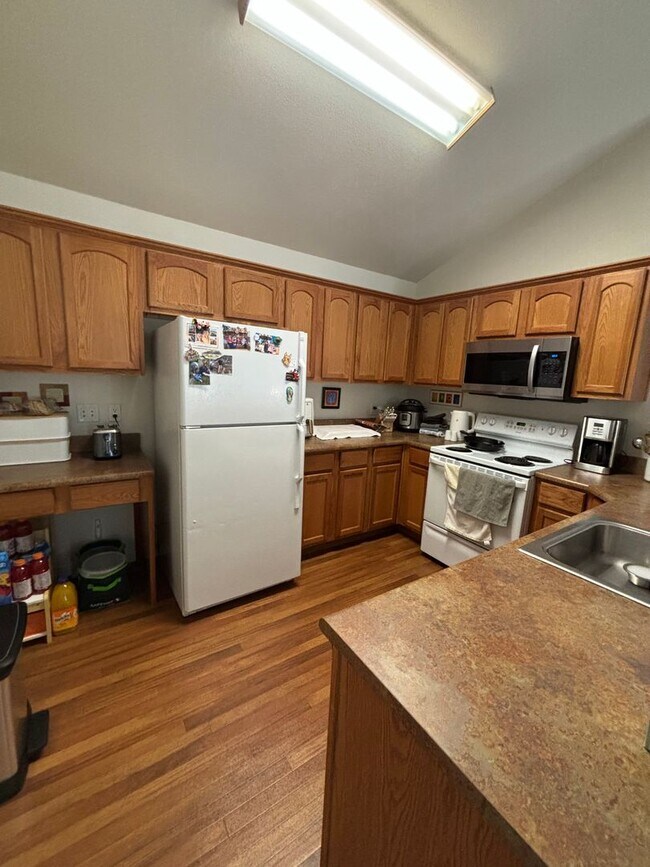 Foto del edificio - 2 Bed 2 Bath Apartment at River Park Condos