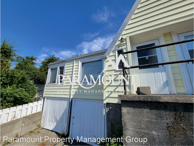 Foto del edificio - 1 br, 1 bath House - 2104 11th St