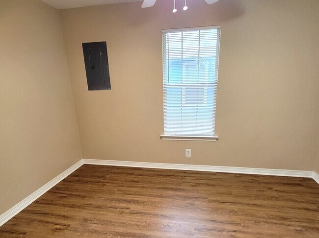 Foto del edificio - 3-bedroom home!