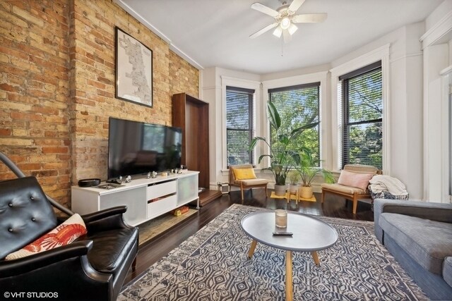 Foto del edificio - 814 W Newport Ave